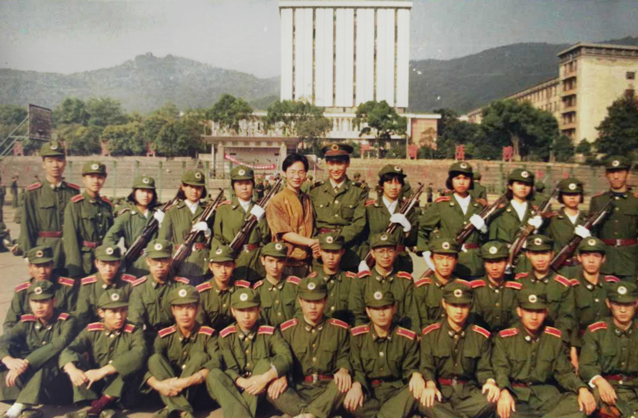 1992级军训留影